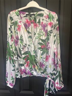 GUESS White Floral Tie-Waist Wrap Blouse with Pink & Purple Blooms